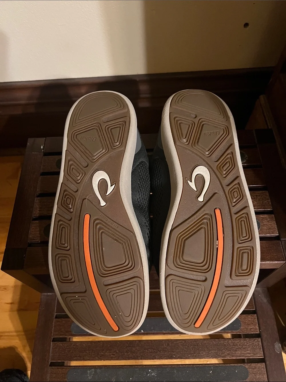 OluKai Men's Gray Mesh Sneakers 👟
